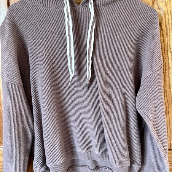 2 ladies sweatshirts - Picture 5 of 7